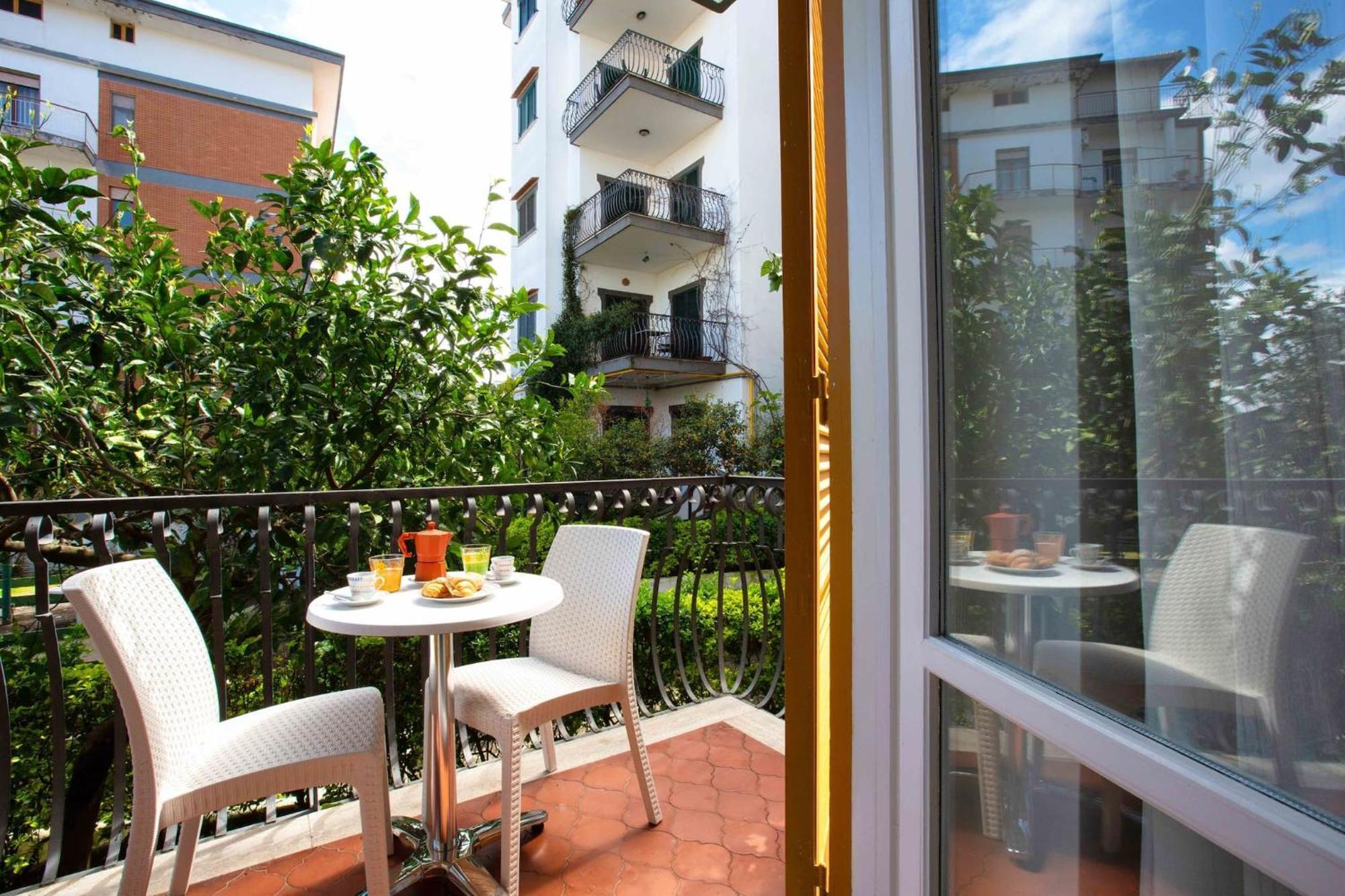 Sorrentovibes - Modern Apartment With Terrace, Swimming Pool&Tennis Exteriör bild