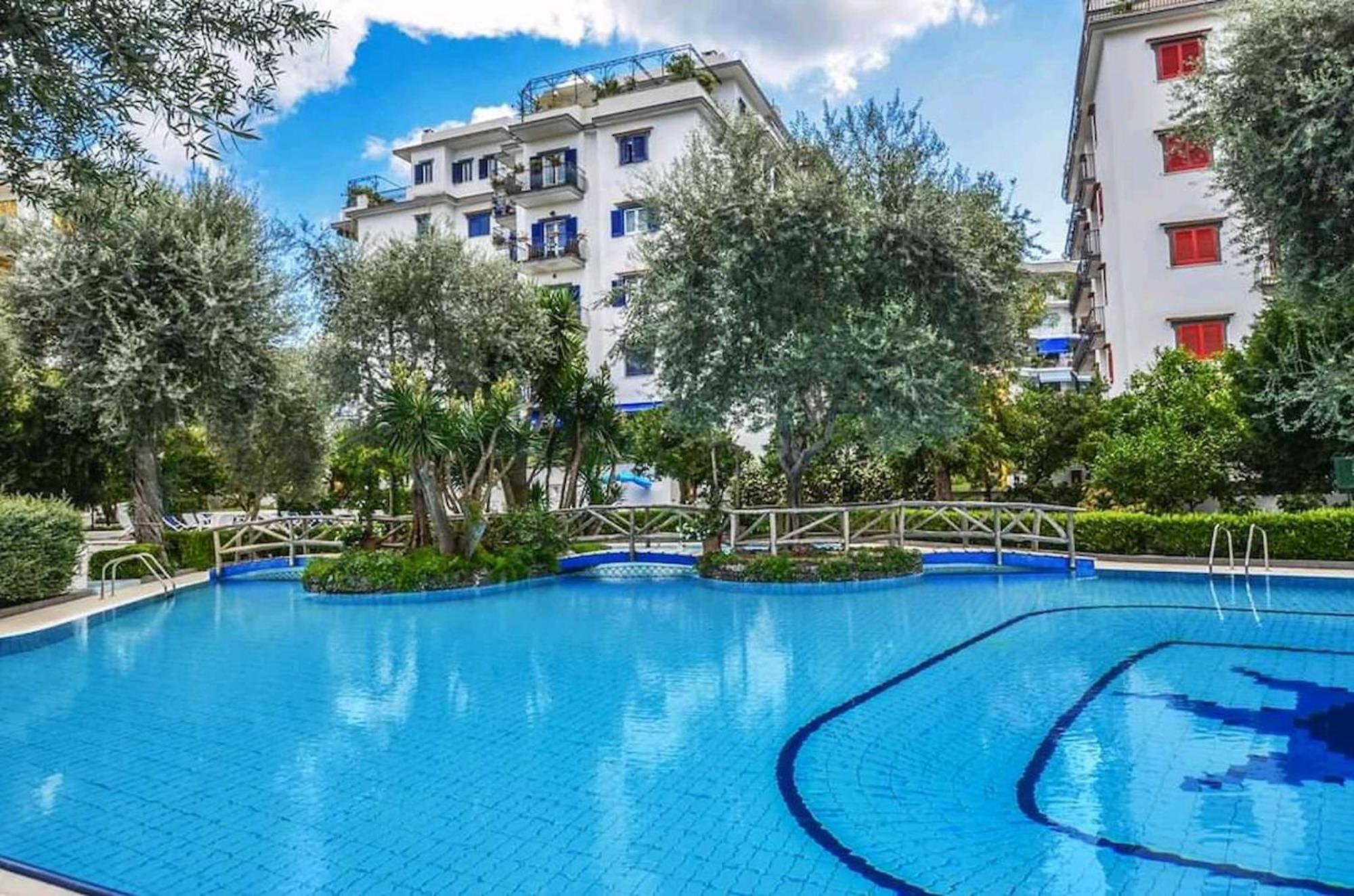 Sorrentovibes - Modern Apartment With Terrace, Swimming Pool&Tennis Exteriör bild