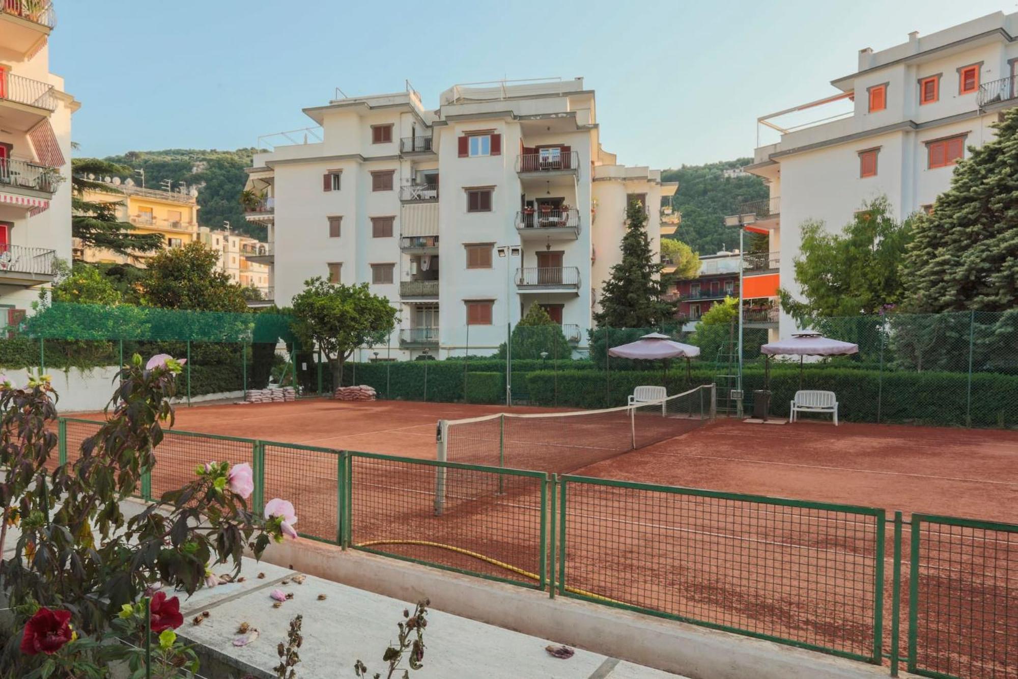 Sorrentovibes - Modern Apartment With Terrace, Swimming Pool&Tennis Exteriör bild